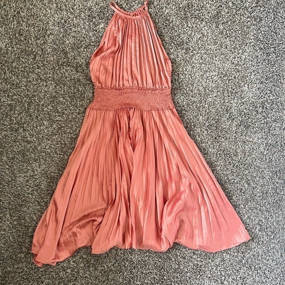 Do+Be Satin Pleated MIDI Dress In Dusty Rose - Picture 6 of 8